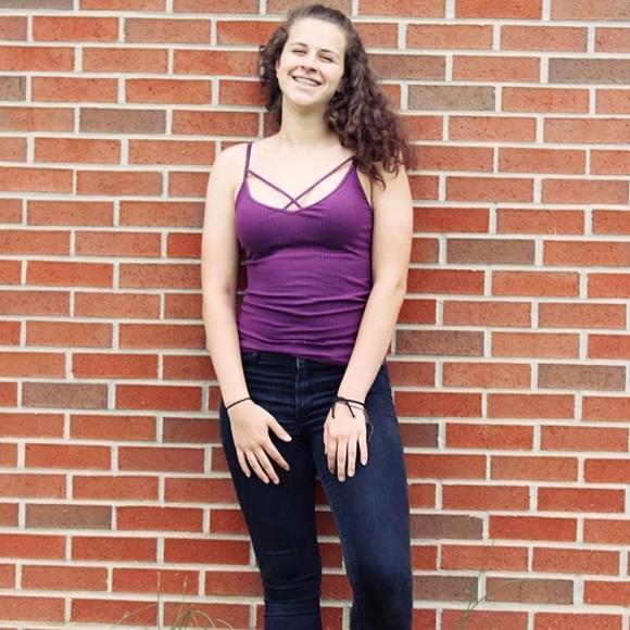 Meet your Posher, Caitlyn - Picture 4 of 7